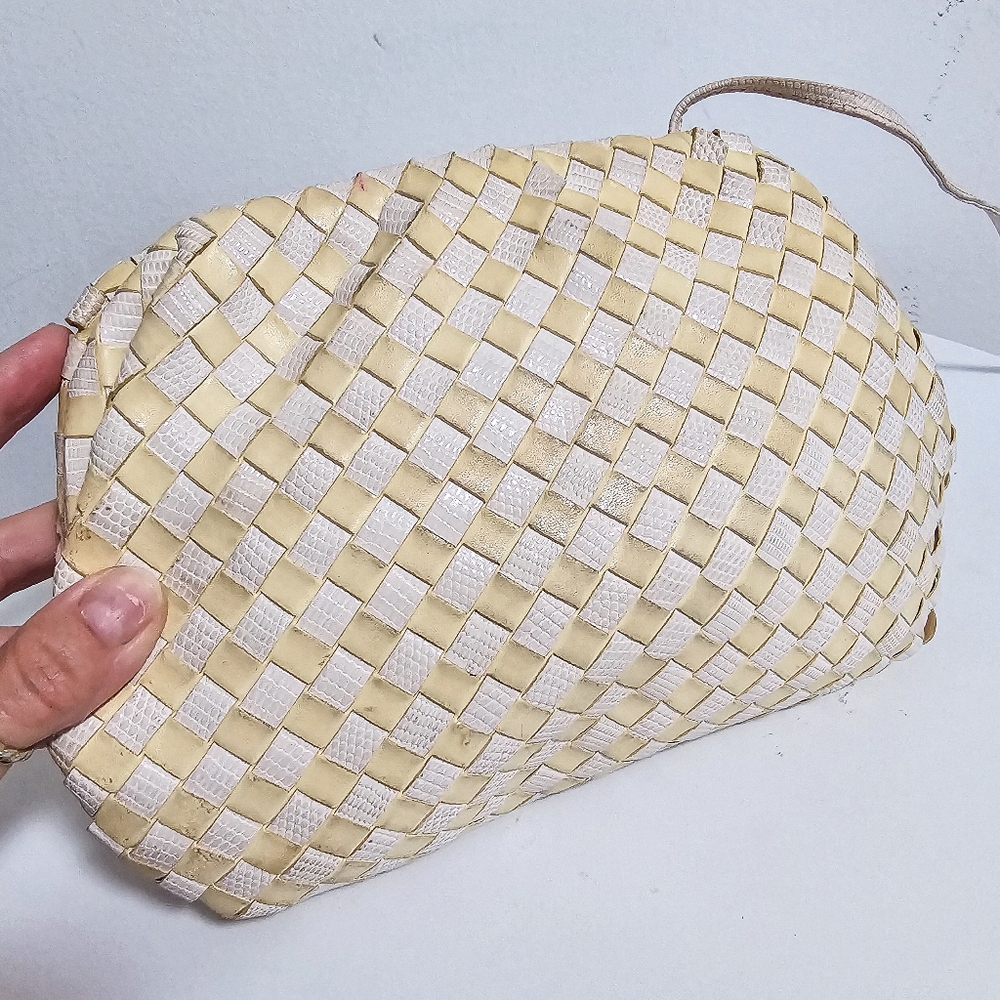Bottega Veneta vintage woven leather crossbody clutch bag - Picture 4 of 12